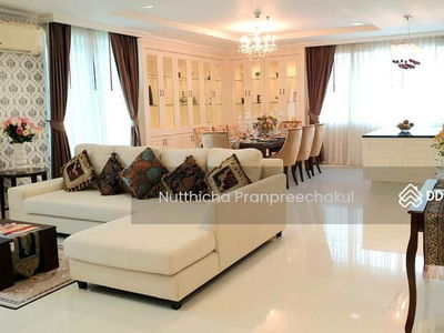 Piyathip Place, Bangkok, Thailand Piyathip Place, Bangkok, Thailand