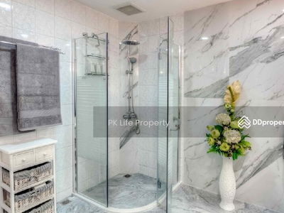 Gehäuse In Kathu, Thailand Gehäuse In Kathu, Thailand