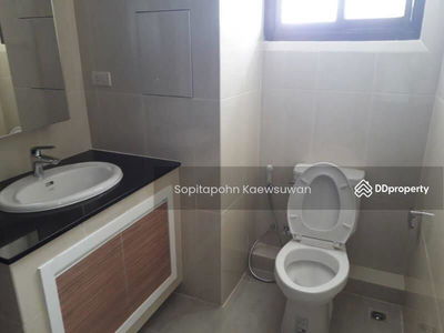 Rishi Court, Bangkok, Thailand Rishi Court, Bangkok, Thailand