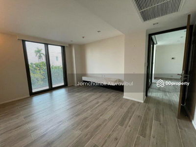 Baan Lux-Sathon, Bangkok, Thailand Baan Lux-Sathon, Bangkok, Thailand