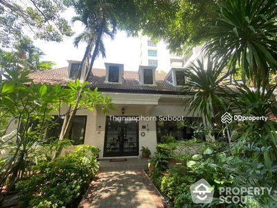 Large 3-Bedroom House, Bangkok, Thailand Large 3-Bedroom House, Bangkok, Thailand