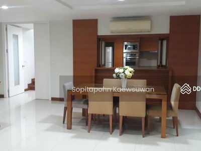 10110, Bangkok, Thailand 10110, Bangkok, Thailand