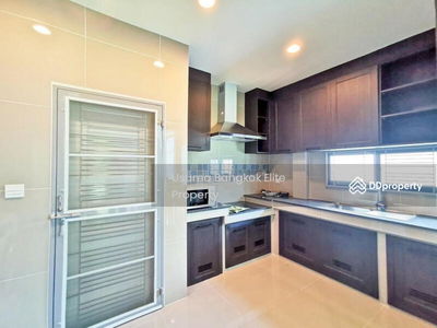 Setthasiri Pattanakarn Phase 2 : Setthasiri Pattanakarn Phase 2, Bangkok, Thailand Setthasiri Pattanakarn Phase 2 : Setthasiri Pattanakarn Phase 2, Bangkok, Thailand