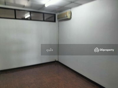 The location is too good and convenient!! 2-story townhouse for rent, just 5 minutes to MRT Si Iam!!, Bangkok, Thailand The location is too good and convenient!! 2-story townhouse for rent, just 5 minutes to MRT Si Iam!!, Bangkok, Thailand