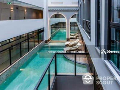 Runesu Thonglor 5, Bangkok, Thailand Runesu Thonglor 5, Bangkok, Thailand