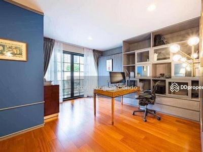 Quarter 31, Bangkok, Thailand Quarter 31, Bangkok, Thailand