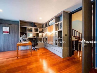 Quarter 31, Bangkok, Thailand Quarter 31, Bangkok, Thailand