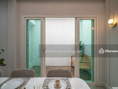 10310, Bangkok, Thailand 10310, Bangkok, Thailand