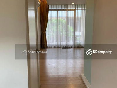 Siamese Blossom at Fashion Ramintra 64, Bangkok, Thailand Siamese Blossom at Fashion Ramintra 64, Bangkok, Thailand