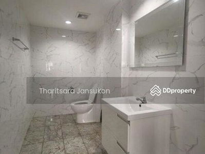 Royal Castle Sukhumvit, Bangkok, Thailand Royal Castle Sukhumvit, Bangkok, Thailand