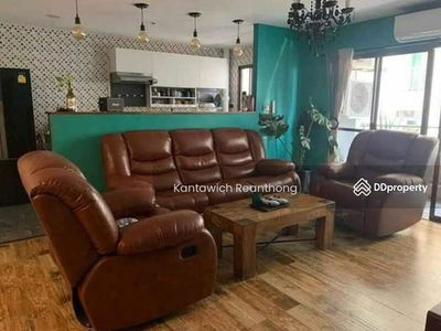 Top View Tower, Bangkok, Thailand Top View Tower, Bangkok, Thailand