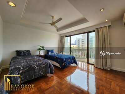 Townhouse in Secure Compound, Bangkok, Thailand Townhouse in Secure Compound, Bangkok, Thailand
