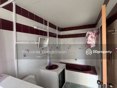 Eastern Village Pha Daeng Sri Racha, Chon Buri, Thailand Eastern Village Pha Daeng Sri Racha, Chon Buri, Thailand