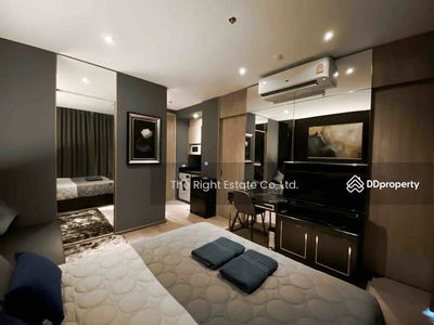 Park Origin Phrom Phong, Bangkok, Thailand Park Origin Phrom Phong, Bangkok, Thailand