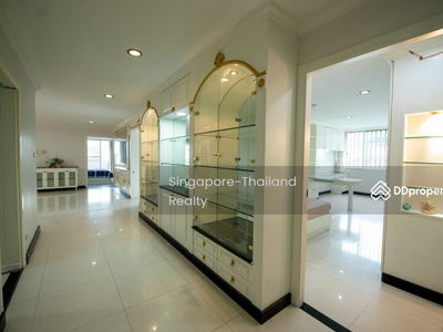 Oriental Towers, Bangkok, Thailand Oriental Towers, Bangkok, Thailand