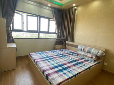 Topaz Twins, Vietnam Topaz Twins, Vietnam