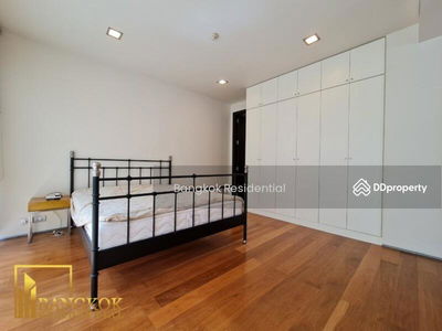 Ficus Lane, Bangkok, Thailand Ficus Lane, Bangkok, Thailand