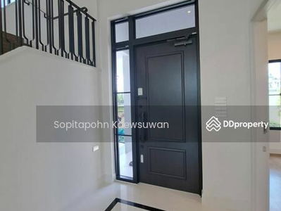 Nantawan Rama 9 New Krungthepkreetha, Bangkok, Thailand Nantawan Rama 9 New Krungthepkreetha, Bangkok, Thailand