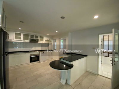 10110, Bangkok, Thailand 10110, Bangkok, Thailand