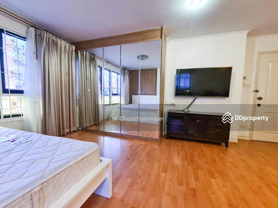 Lumpini Place Narathiwas 24, Bangkok, Thailand Lumpini Place Narathiwas 24, Bangkok, Thailand