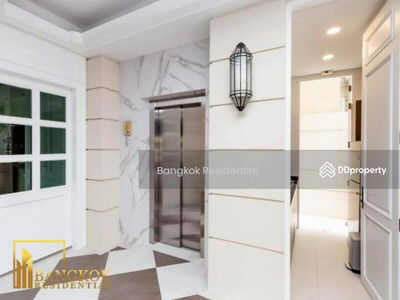 Townhouse in Compound, Bangkok, Thailand Townhouse in Compound, Bangkok, Thailand