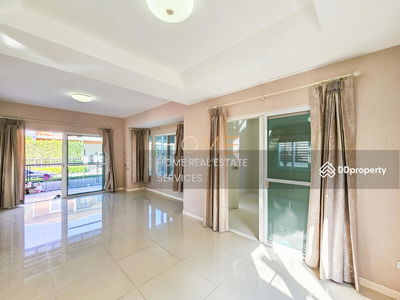 Mantana Lake Watcharapol, Bangkok, Thailand Mantana Lake Watcharapol, Bangkok, Thailand