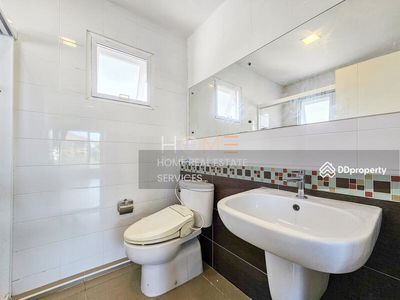 Mantana Lake Watcharapol, Bangkok, Thailand Mantana Lake Watcharapol, Bangkok, Thailand