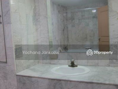 D.S. Tower 1 Sukhumvit 33, Bangkok, Thailand D.S. Tower 1 Sukhumvit 33, Bangkok, Thailand