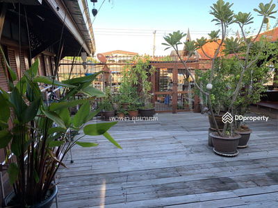 Traditional Thai house at Klong Bangkoknoi, Bangyai Nonthaburi, Nonthaburi, Thailand Traditional Thai house at Klong Bangkoknoi, Bangyai Nonthaburi, Nonthaburi, Thailand