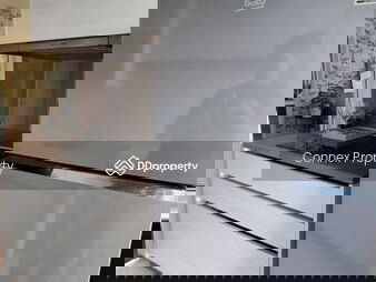 The Room Sathorn-Taksin, Bangkok, Thailand The Room Sathorn-Taksin, Bangkok, Thailand