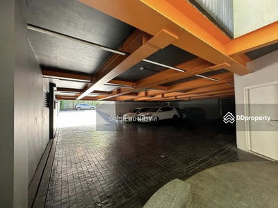 Private luxury villa near Queen Sirikit National Convention Center, Bangkok, Thailand Private luxury villa near Queen Sirikit National Convention Center, Bangkok, Thailand