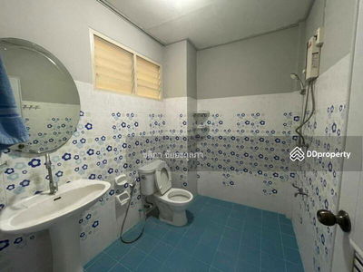 Sutthisan Road, Intersection 1, Din Daeng District, Din Daeng 10400, Bangkok, Thailand Sutthisan Road, Intersection 1, Din Daeng District, Din Daeng 10400, Bangkok, Thailand