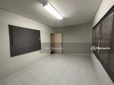 Sutthisan Road, Intersection 1, Din Daeng District, Din Daeng 10400, Bangkok, Thailand Sutthisan Road, Intersection 1, Din Daeng District, Din Daeng 10400, Bangkok, Thailand