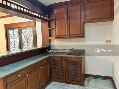 Rangsiya Village, Bangkok, Thailand Rangsiya Village, Bangkok, Thailand