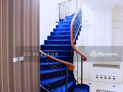 Sukhumvit 33, Bangkok, Thailand Sukhumvit 33, Bangkok, Thailand