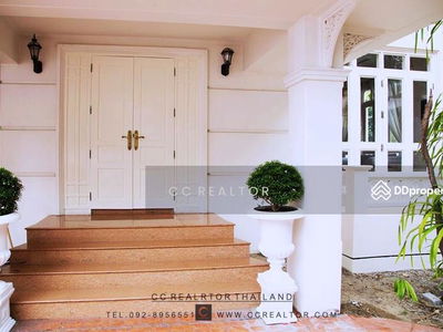 Sukhumvit 33, Bangkok, Thailand Sukhumvit 33, Bangkok, Thailand