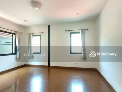 Single house in Bang Phra, near Central Sriracha, Chon Buri, Thailand Single house in Bang Phra, near Central Sriracha, Chon Buri, Thailand