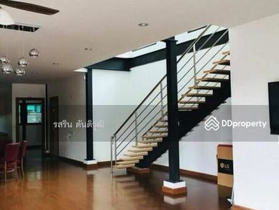 Single house in Bang Phra, near Central Sriracha, Chon Buri, Thailand Single house in Bang Phra, near Central Sriracha, Chon Buri, Thailand