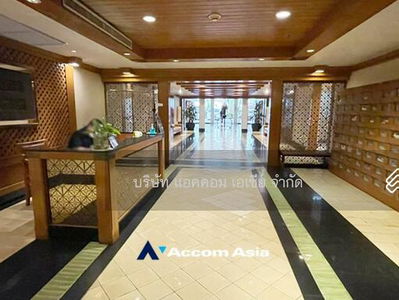 Langsuan Ville, Bangkok, Thailand Langsuan Ville, Bangkok, Thailand