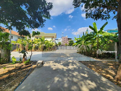 Land 290, Bangkok, Thailand Land 290, Bangkok, Thailand