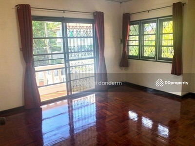 -Punnawithi Soi Sukhumvit 101, Bangkok, Thailand -Punnawithi Soi Sukhumvit 101, Bangkok, Thailand