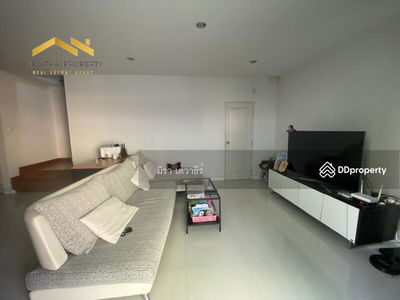 Tiger Zoo-Nong Leng, Chon Buri, Thailand Tiger Zoo-Nong Leng, Chon Buri, Thailand