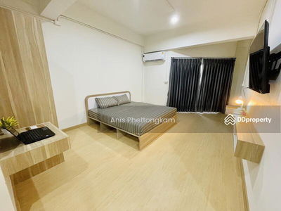 Gehäuse In Bang Kruai, Thailand Gehäuse In Bang Kruai, Thailand