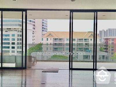 Issara Collection Sathorn, Bangkok, Thailand Issara Collection Sathorn, Bangkok, Thailand