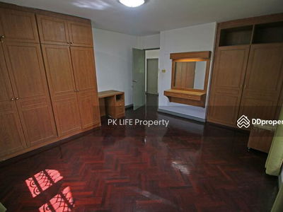 Gehäuse In Kathu, Thailand Gehäuse In Kathu, Thailand