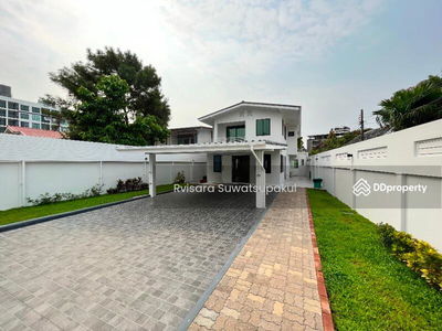 House at Phahonyothin 9Z Aree, Bangkok, Thailand House at Phahonyothin 9Z Aree, Bangkok, Thailand