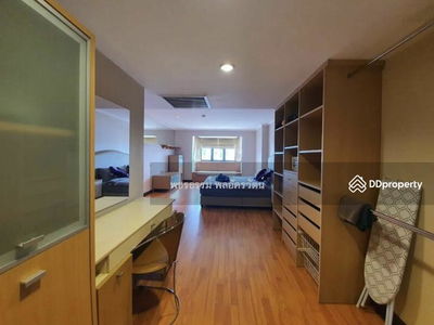 Omni Tower Sukhumvit Nana, Bangkok, Thailand Omni Tower Sukhumvit Nana, Bangkok, Thailand