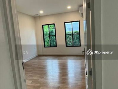 Nantawan Rama 9 New Krungthepkreetha, Bangkok, Thailand Nantawan Rama 9 New Krungthepkreetha, Bangkok, Thailand