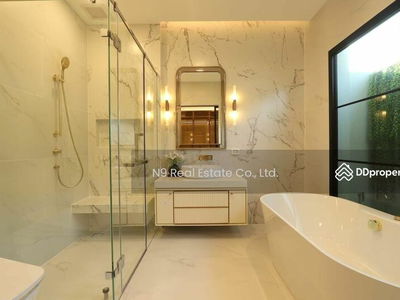 Nantawan Rama 9 New Krungthepkreetha, Bangkok, Thailand Nantawan Rama 9 New Krungthepkreetha, Bangkok, Thailand