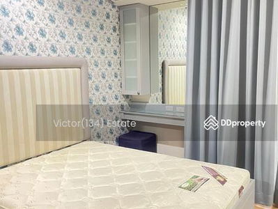 The Editor Vertical Village Sapankwai, Bangkok, Thailand The Editor Vertical Village Sapankwai, Bangkok, Thailand